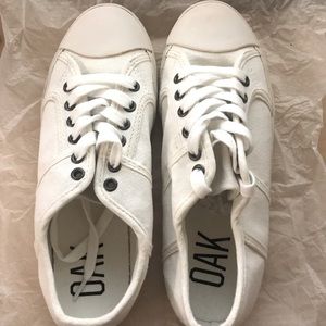 OAK NYC 39 Milton Canvas Sneakers - White